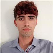 Actualmente estudiante de Psicología de la Universidad de Málaga. Profesor para alumnos de bachillerato y recuperaciones de la ESO